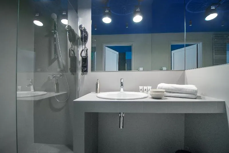 Bike Up Aparthotel Breslavia